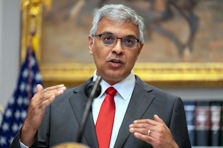 Jay Bhattacharya rechnet mit Corona-Maßnahmen ab: „Der größte Fehler, den wir je gemacht haben“