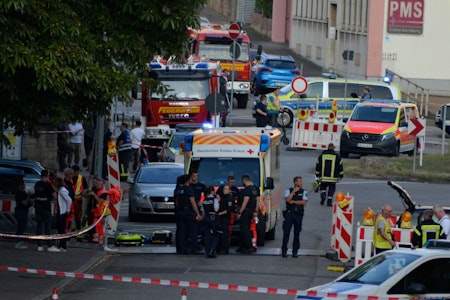 Polizist nach Raub mit Dienstwaffe erschossen: Mutmaßlicher Schütze ist 18 Jahre alt