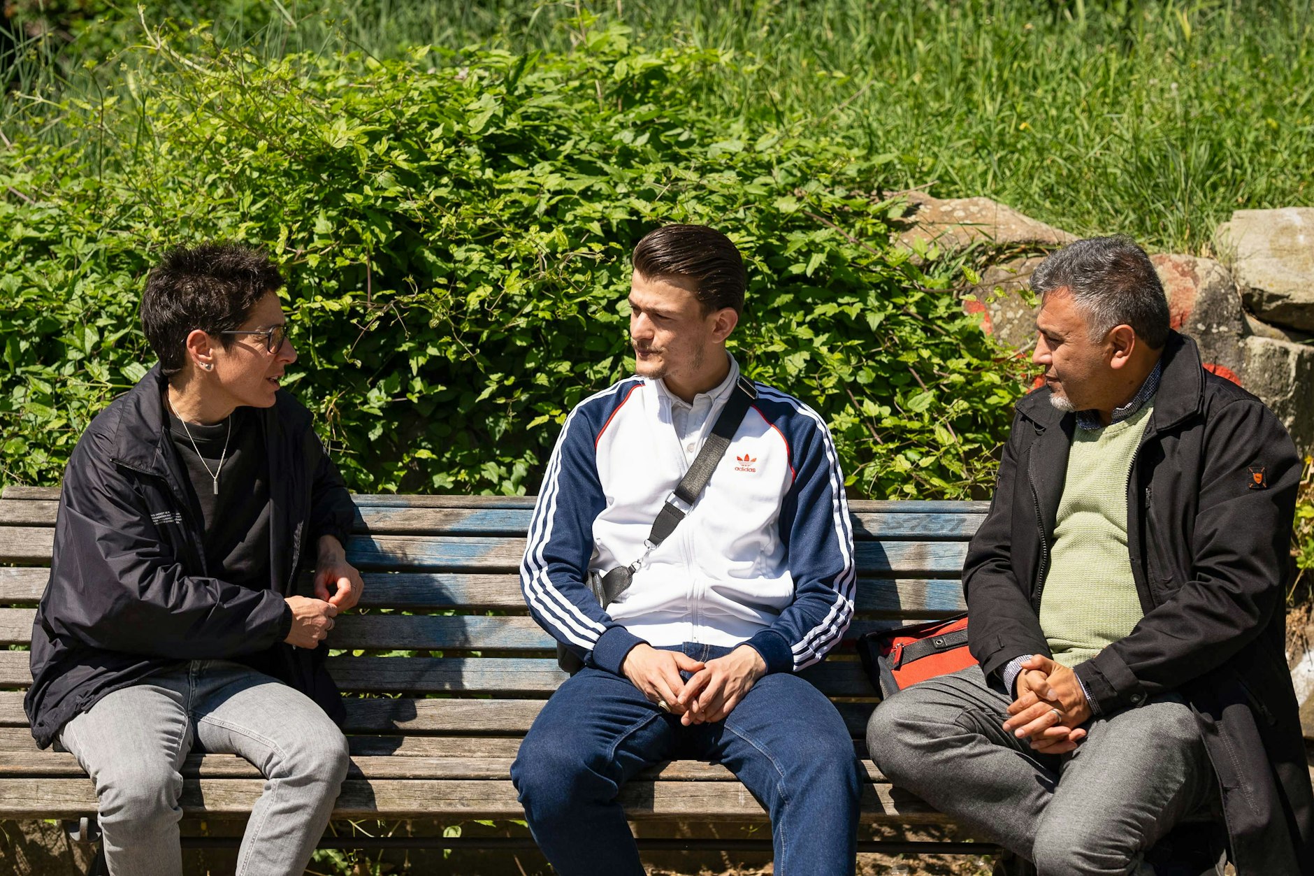 In Magdeburg, Dunja Hayali meets Anas, a Syrian who survived a knife attack.