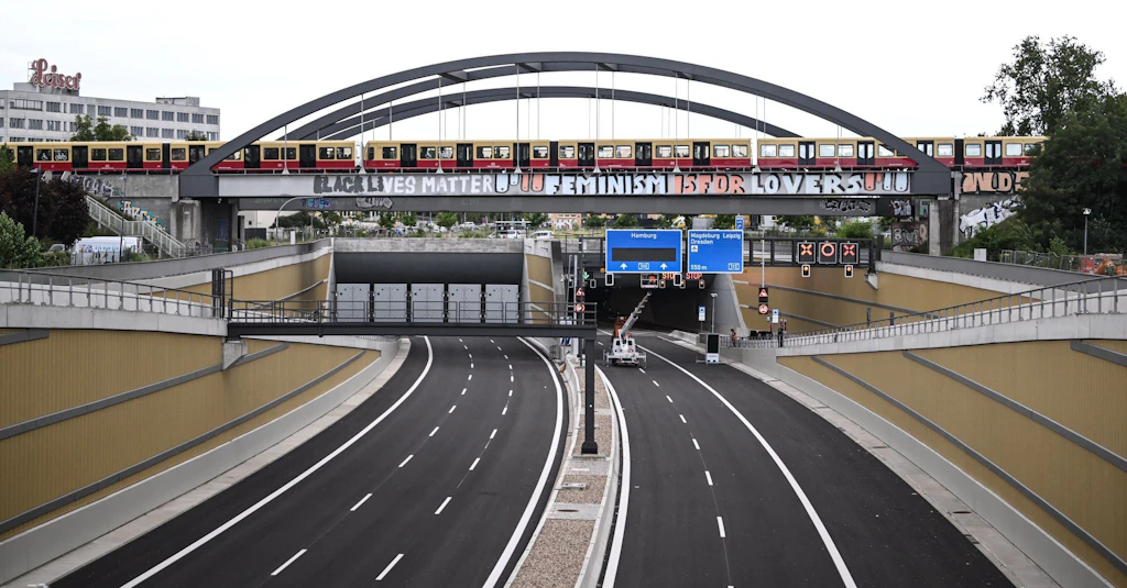 Die neue Autobahn A100 ist eröffnet: „Berlin wäre jetzt noch nicht fertig“