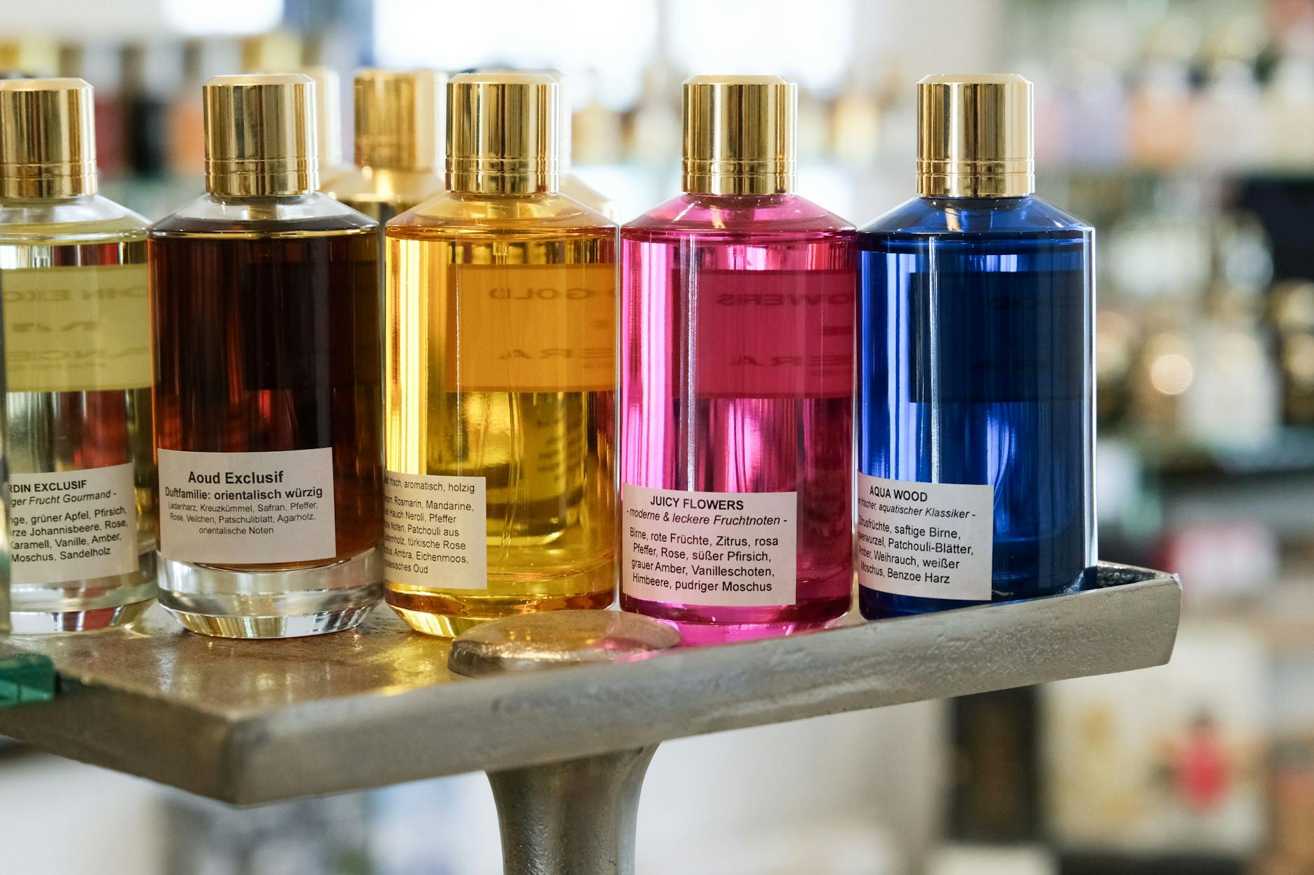 Der Inhaber des Parfumsalon Berlin in der Fasanenstraße setzt vor allem auf eingehende Beratung.
