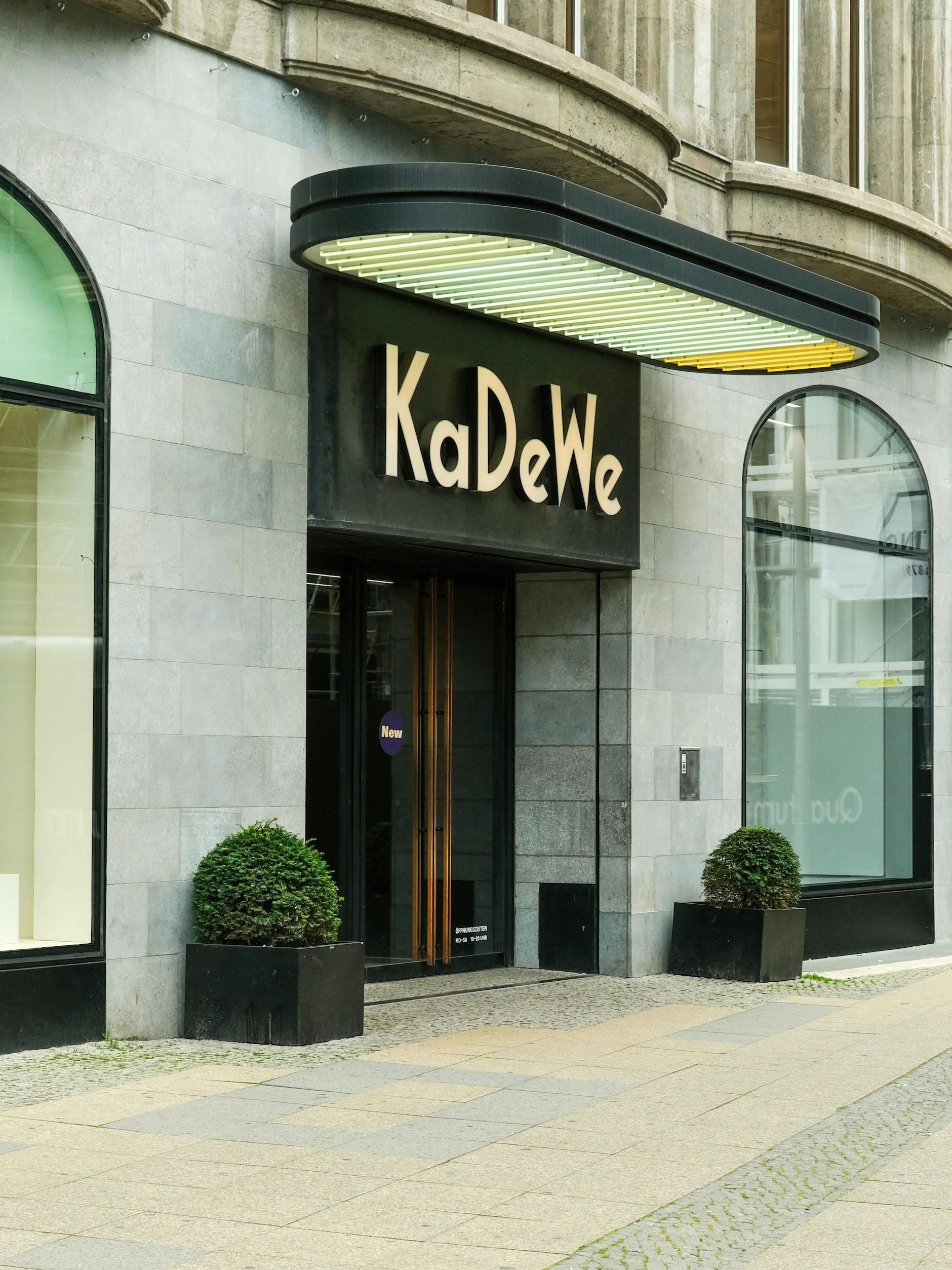 Gleich im Erdgeschoss findet sich im KaDeWe das Kosmetikparadies.