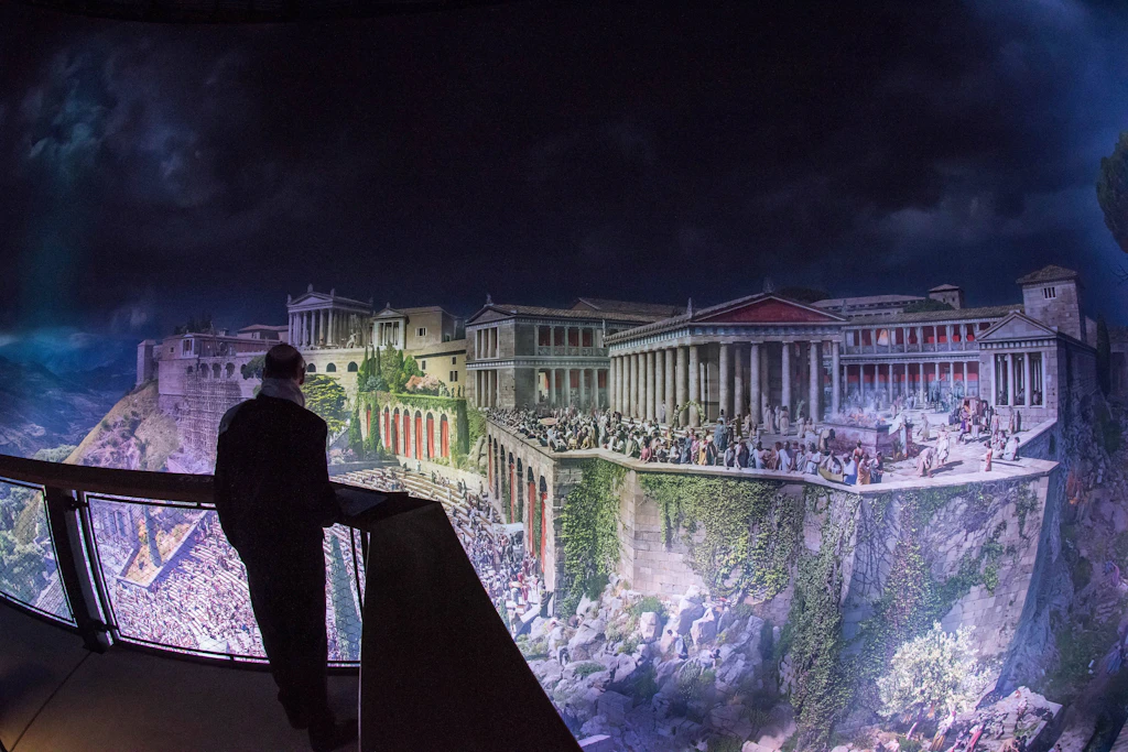 Athena ve Attalidler Asisi Panorama'dan Dönüyor