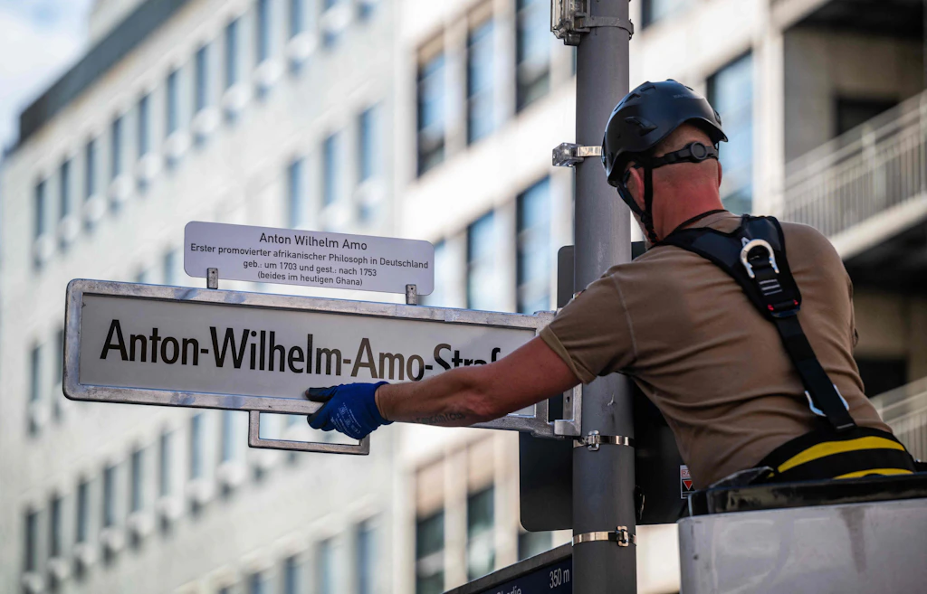 Neuer Name für Mohrenstraße: 7500 Euro für Schilder – die Rechnung geht an ...