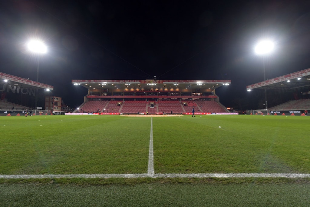 1. FC Union Berlin'i taşkın ışığı altında üç kez