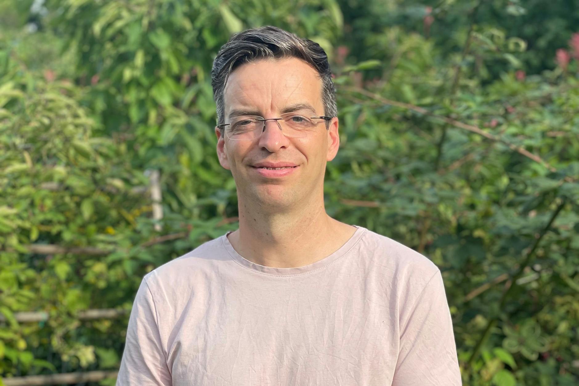 Christian Hörr bringt Neuköllner Kindern bei, wie man rappt.