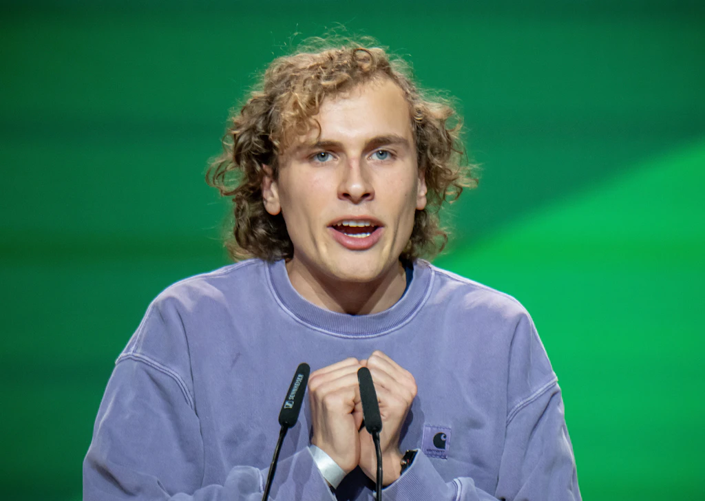 Jakob Blasel de yeşil bir genç patronu olarak atıyor