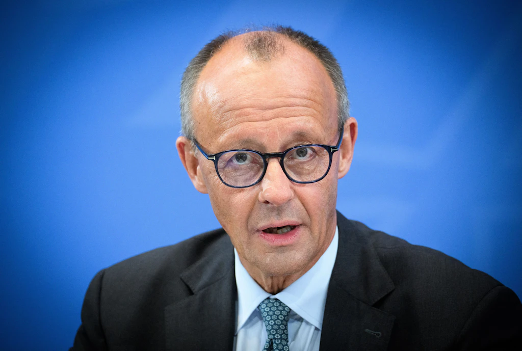 Merz ve bakanlardan cep telefonu numaralarını internette bulmak için