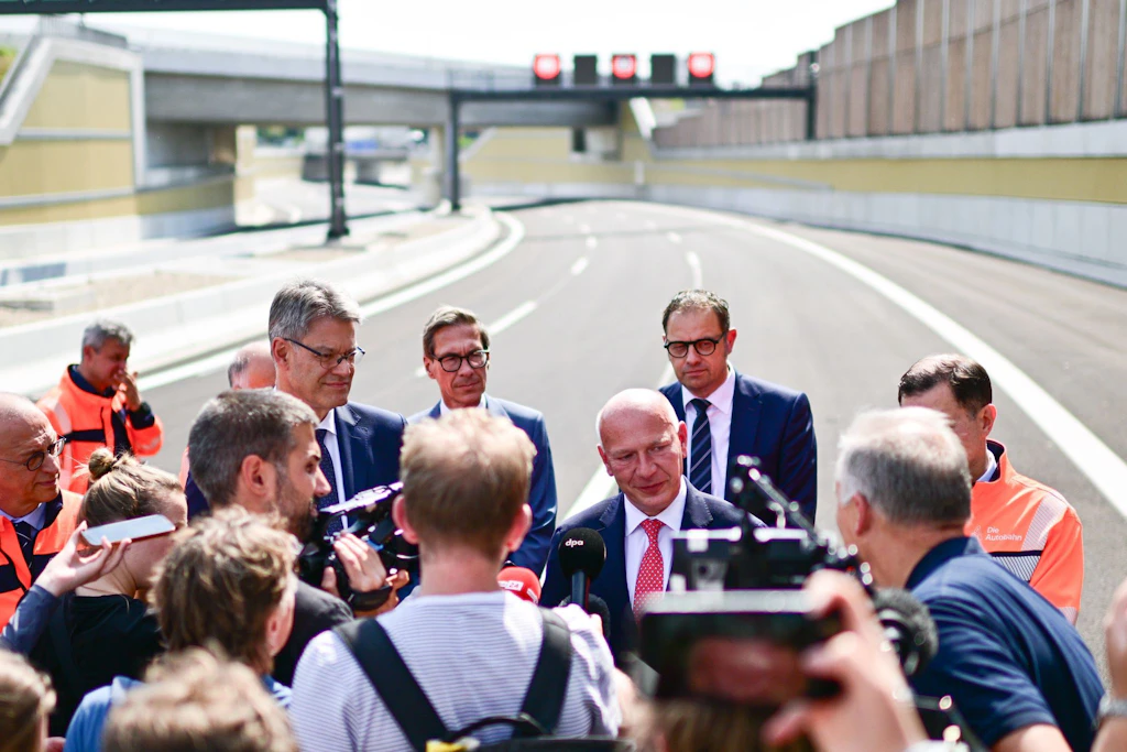 A100 in Berlin: Muss die neue Autobahn gleich wieder geschlossen werden?