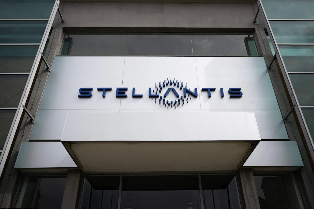 Yangın riski nedeniyle çok sayıda stelis arabasının hatırlanması