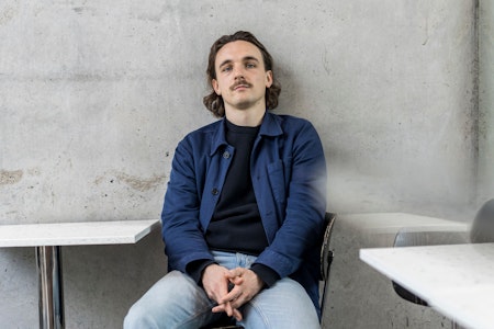 Kaleb Erdmann hat ein Buch darüber geschrieben, wie er kein Buch über den Amoklauf von Erfurt schre…