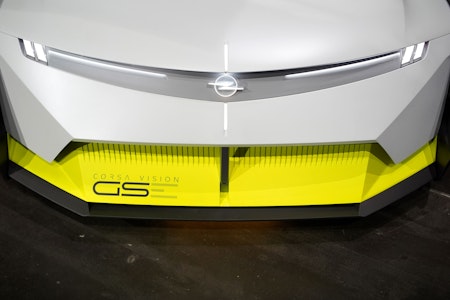 Vom Messestand auf die Videospielkonsole: Wie Opel seine Kundschaft verjüngen will