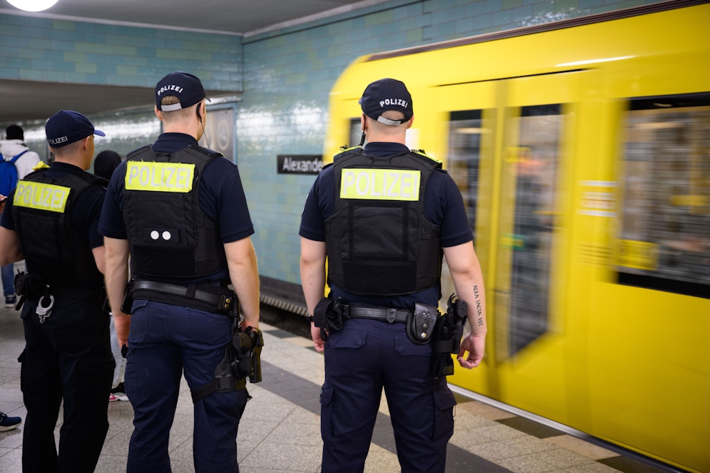 Waffenverbot: Bundespolizei kontrolliert ab Oktober in Berliner Bahnhöfen