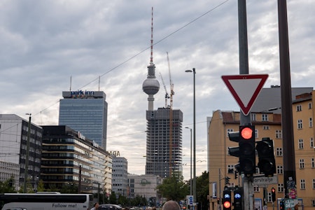 Der Fernsehturm wird zugebaut: Welche Wahrzeichen Berlins wirklich verschwinden sollten