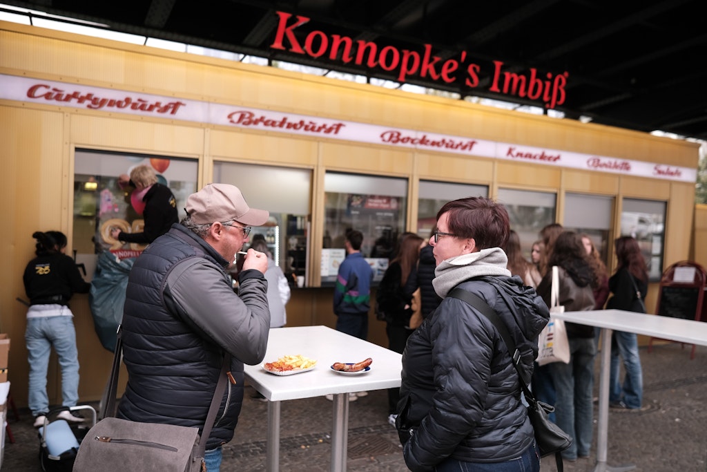 95 Jahre Currywurst: Bei Konnopke’s an der Eberswalder schmeckt Berlin noch wie früher