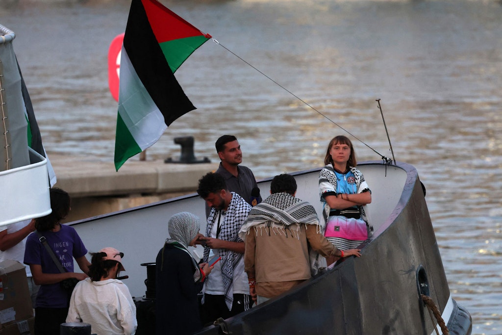300 Menschen protestieren am Hauptbahnhof gegen Stopp von Greta Thunbergs Gaza-Flottille
