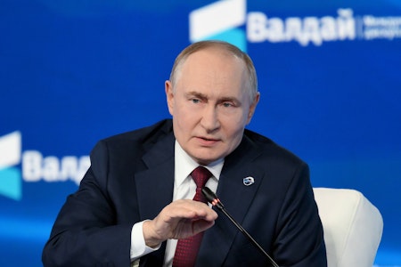 Putin beim Waldai-Forum: Drohungen gegen Ukraine, Vorwürfe an Frankreich, Unterstützung für Trump