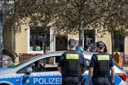 Morddrohungen: Betreiber des Bajszel in Neukölln mit Hamas-Symbolen markiert