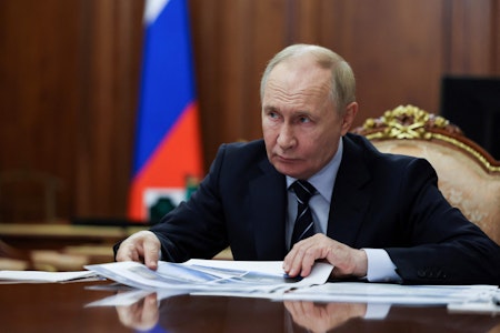 Putin warnt USA bei Tomahawk-Lieferung an Ukraine vor neuer Eskalationsstufe und Zerstörung der Bez…